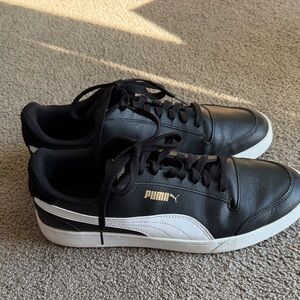 Men’s Puma sneakers